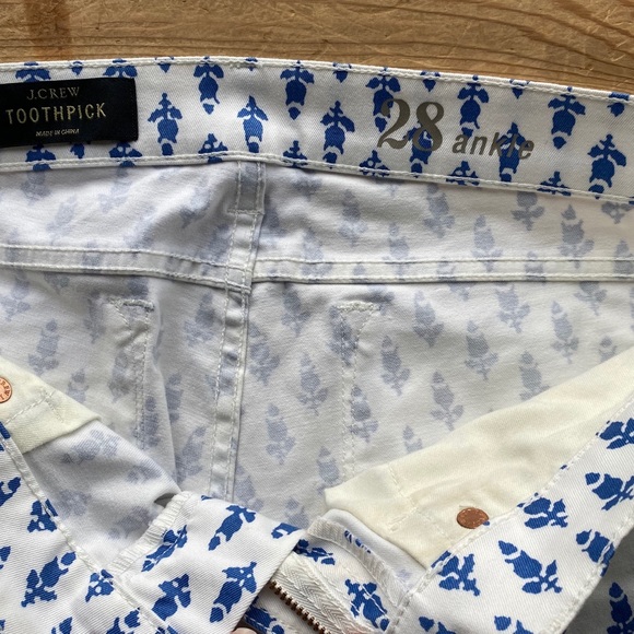 White & Blue Floral Print J CREW Toothpick jeans - Picture 5 of 8